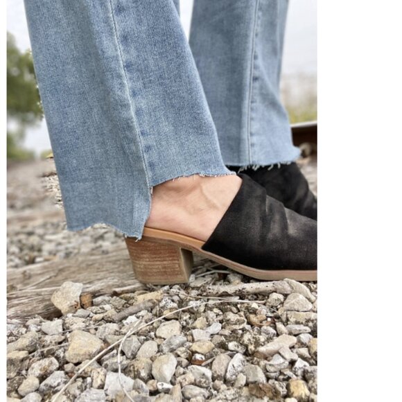 Judy Blue Los Angelas Slim Boot - Step Fray - 9/29 - Picture 3 of 13